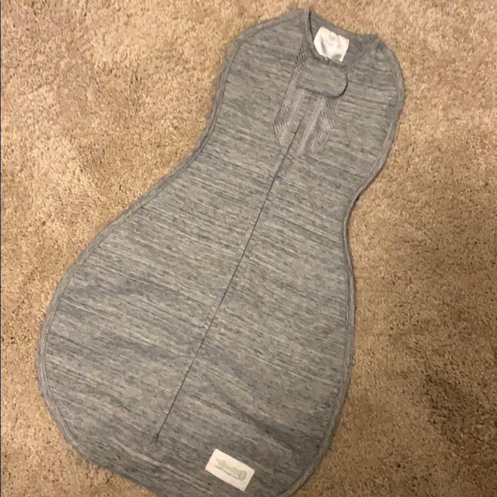 Woombie air nursery swaddle blanket NWOT